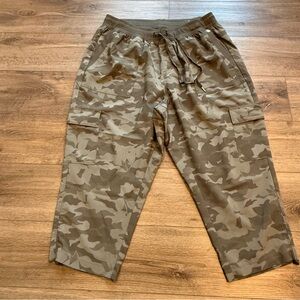 Livi Active by Lane Bryant Olive Camo Crop Cargo Pants